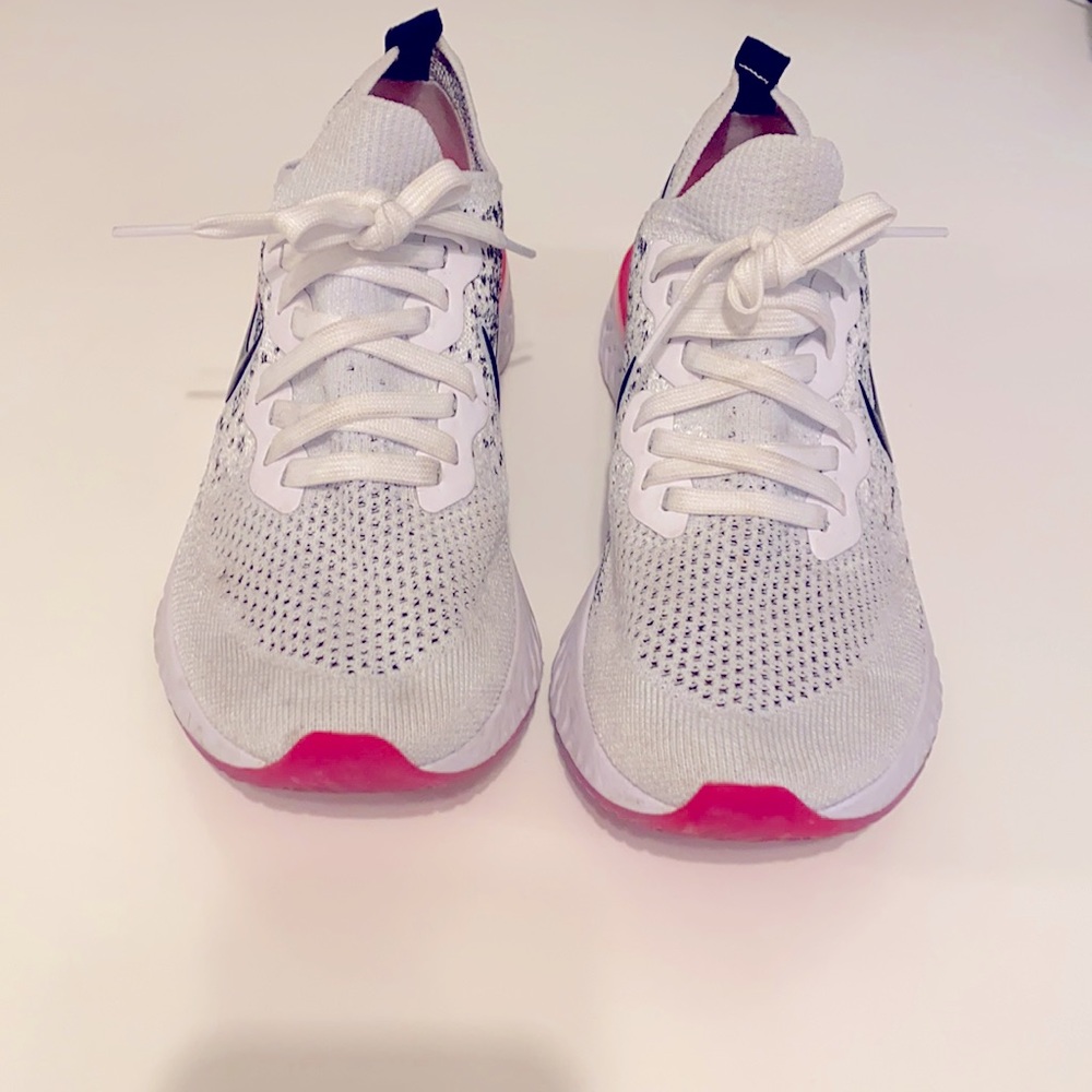 Nike women’s 8.5